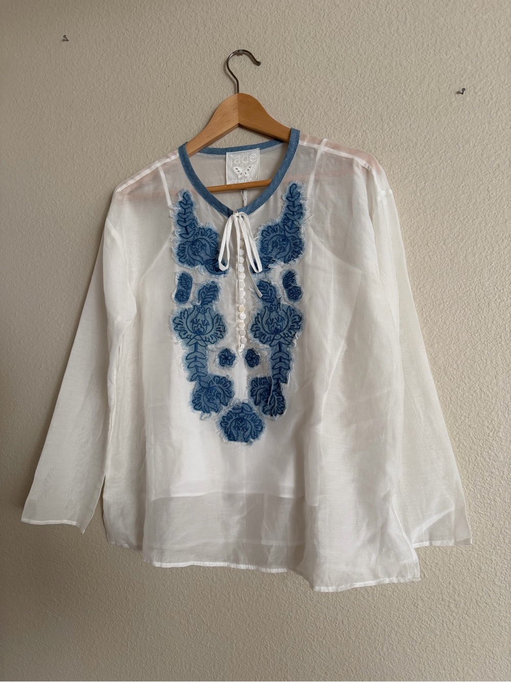 Johnny was Jade Annabel Lee Henley Blouse White Blue Size Small NWT Unreleased